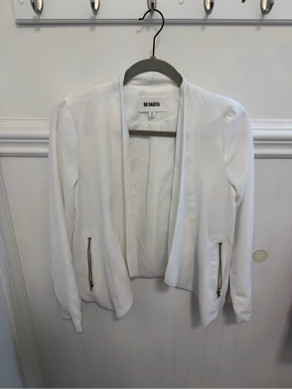 BB Dakota White Open Front Blazer with Zip Pocket Accents